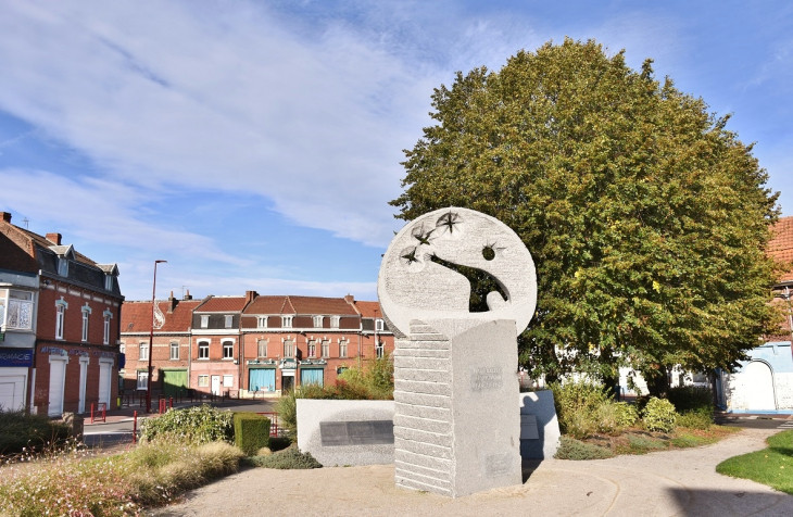 Monument-du-souvenir et de la Paix - Sallaumines