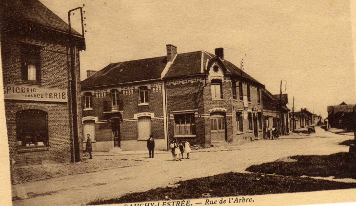 Cafe et charcuterie sur la place - Sauchy-Lestrée