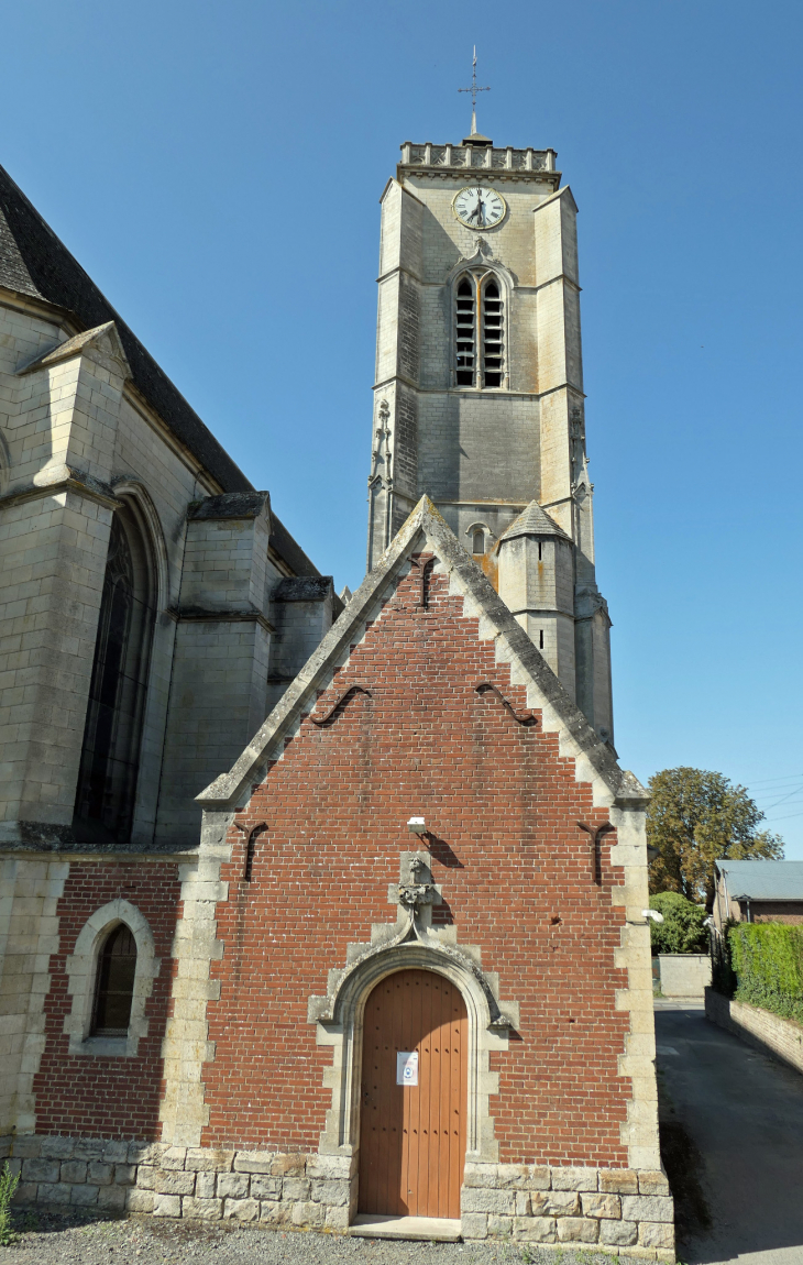 L'église Saint Martin : chapelle adjacente - Vaulx-Vraucourt