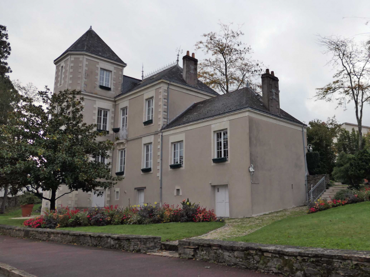 Belle demeure dans le village - Basse-Goulaine