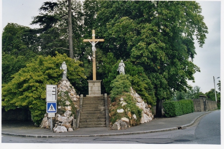 Calvaire rte de Fay de Bret. - Bouvron