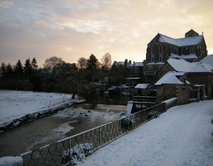 L'erdre et l'église sous la neige - Joué-sur-Erdre