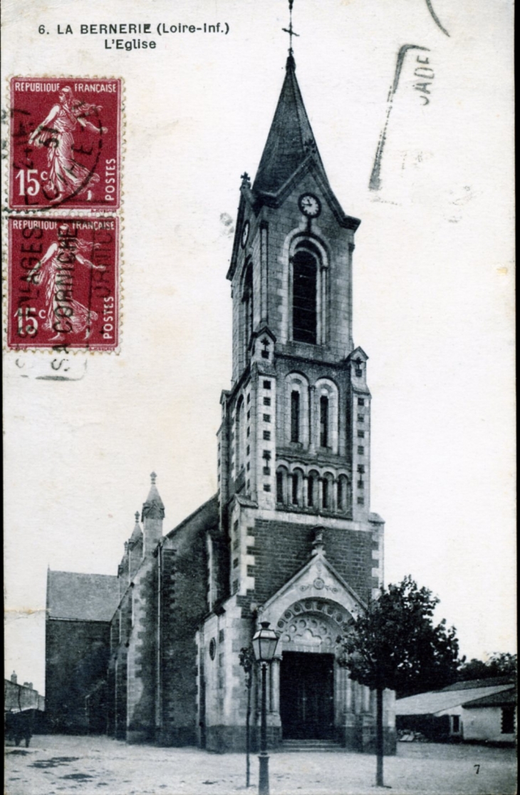 L'église, vers 1937 (carte postalez ancienne). - La Bernerie-en-Retz