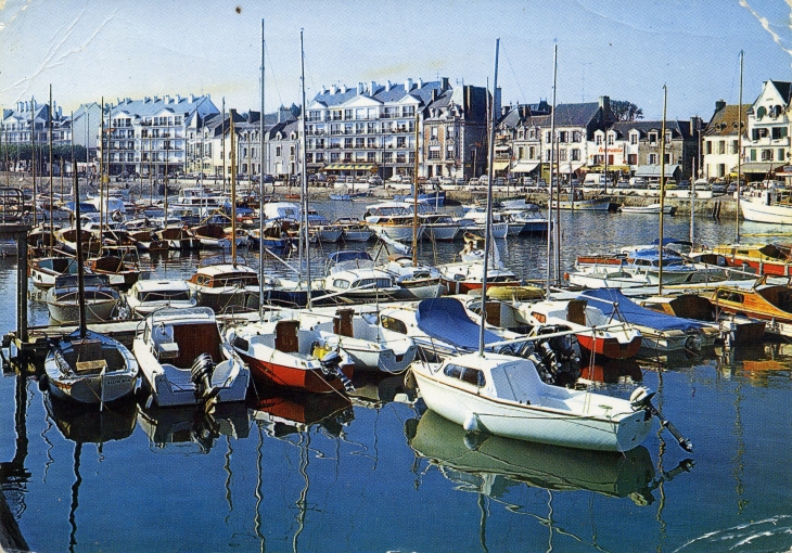 Son port (carte postale de 1960) - Le Pouliguen