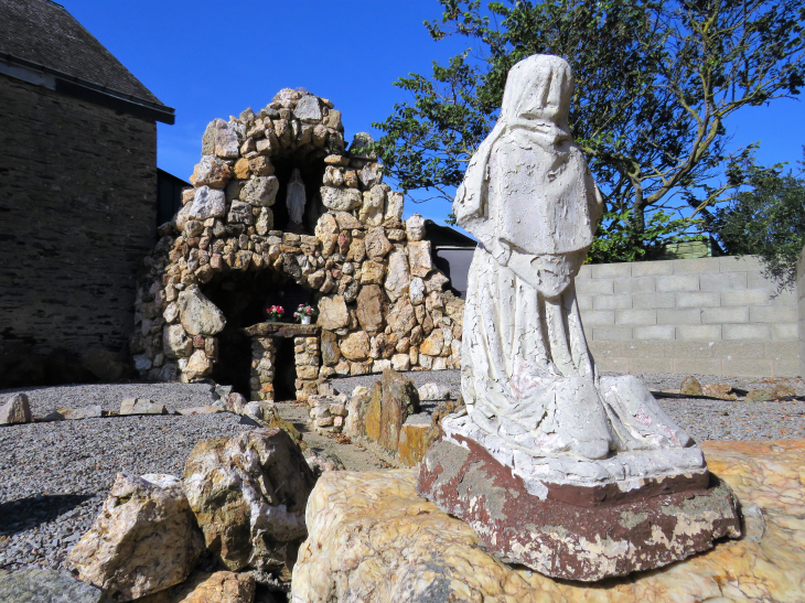 Grotte de la Maison Rouesne - Moisdon-la-Rivière