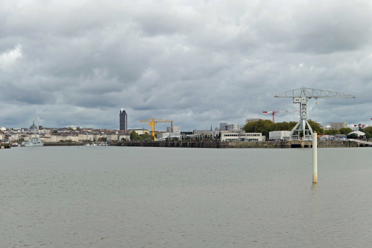 La Loire et la ville vues dt Trentemoult - Nantes