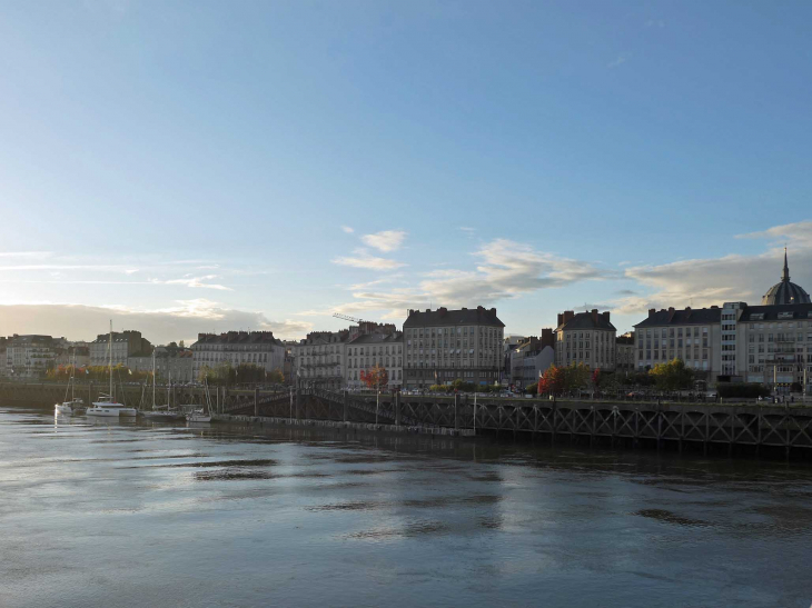 Le quai de la Fosse vu du pont Anne de Bretagne - Nantes