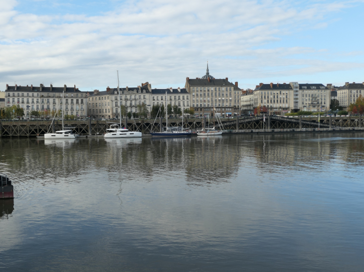 Le quai de la Fosse vu de l'Ile de Nantes