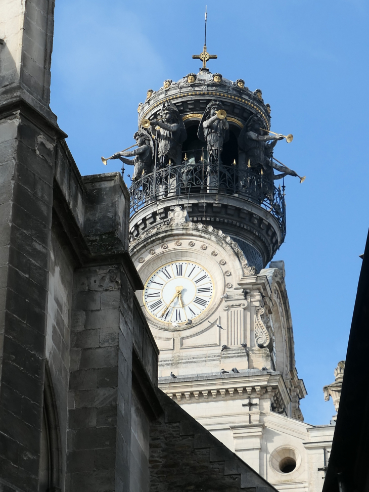 Le beffroi de l'église Sainte Croix - Nantes