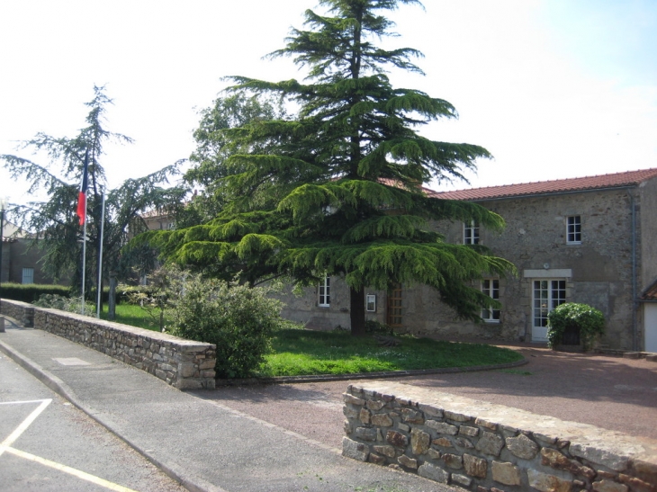 MAIRIE - Remouillé