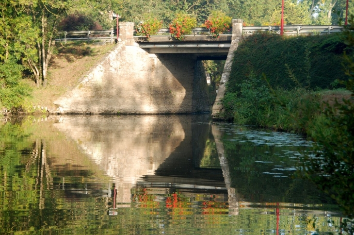 Réflexion - Saint-Même-le-Tenu