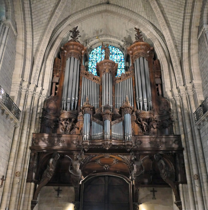 L'intérieur de la cathédrale Saint Maurice : l'orgue de tribune - Angers