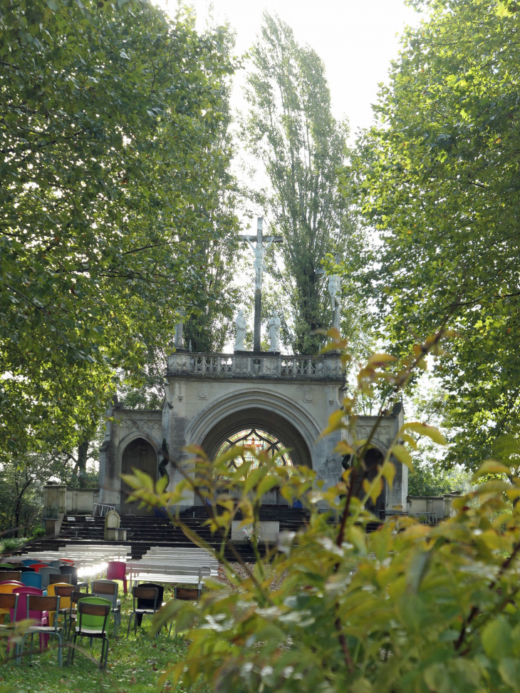 L'église en plein air - Béhuard