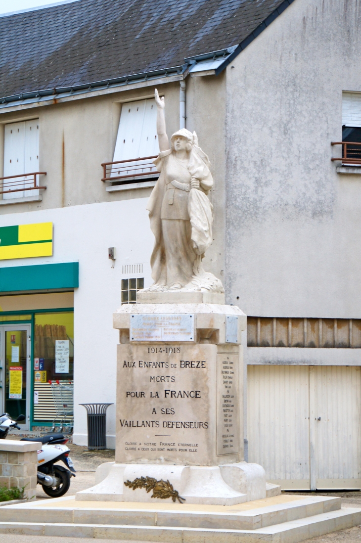 Le Monument aux Morts - Brézé