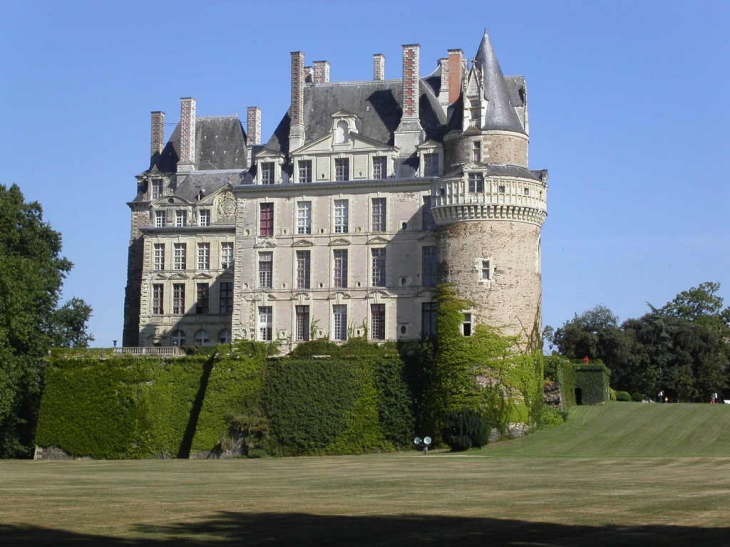 Château de Brissac - Brissac-Quincé