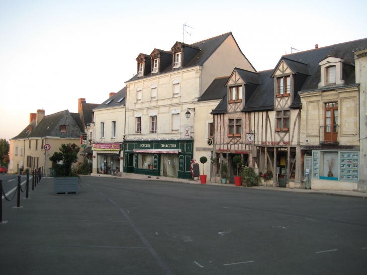 La olace Georges Clemenceau à BRISSAC-QUINCE. - Brissac-Quincé