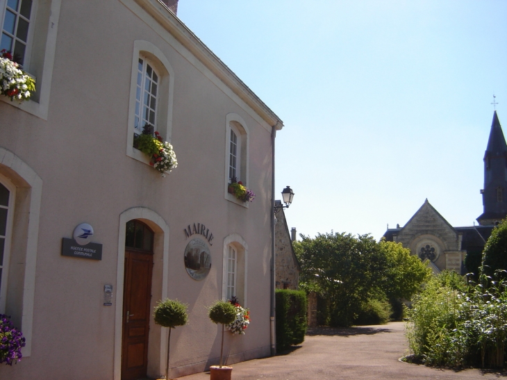 La Mairie de Châtelais