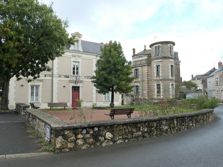 La mairie et le centre - Chaudefonds-sur-Layon