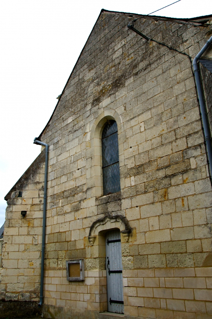 Façade occidentale de l'église Saint Pierre. - Épieds