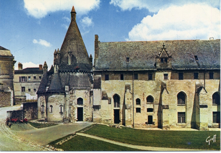 Tour d'Evrault, ancienne cuisine de l'Abbaye et refectoire du XVI° (carte postale de 1980) - Fontevraud-l'Abbaye