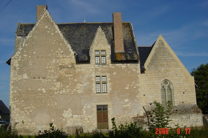 Manoir Jeanne de Laval 15ème siècle (grenier aux rentes) - La Ménitré