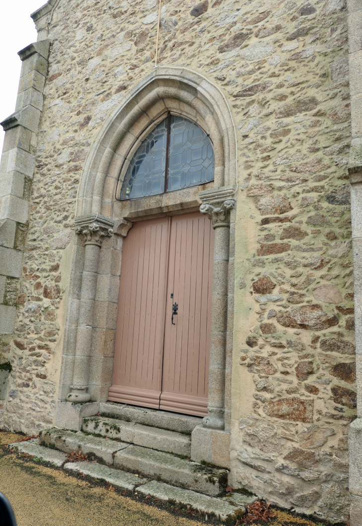 L'entrée de la chapelle - La Romagne