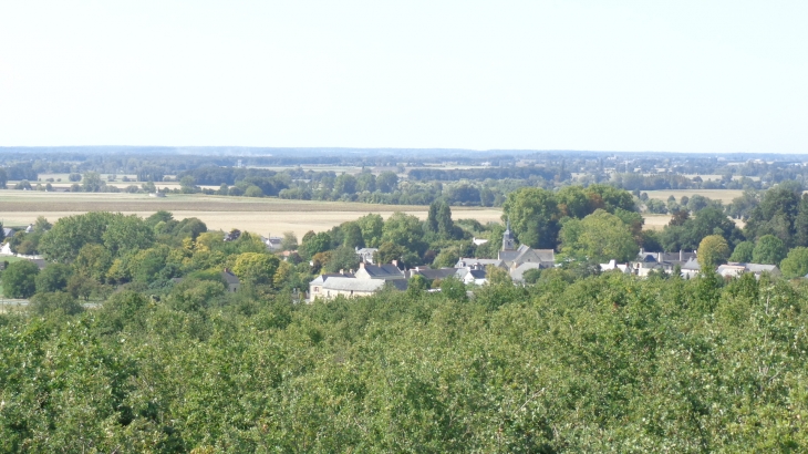 Beauregard sur le village de Louerre