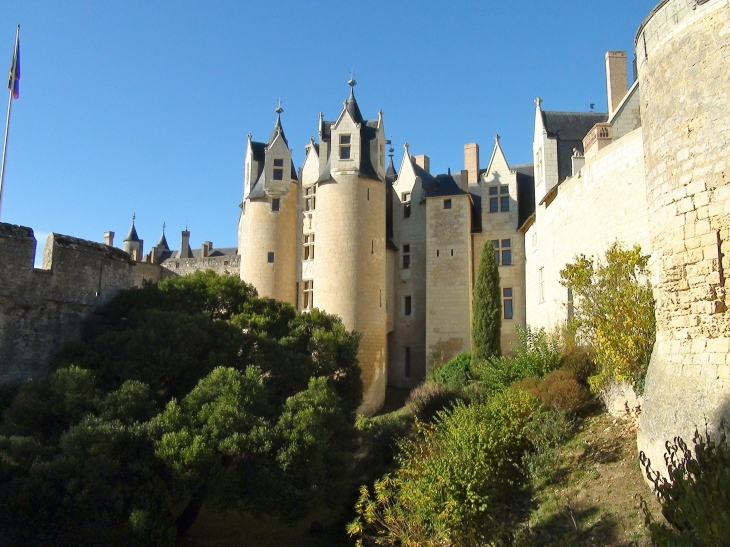 Le Château du XII° - Montreuil-Bellay