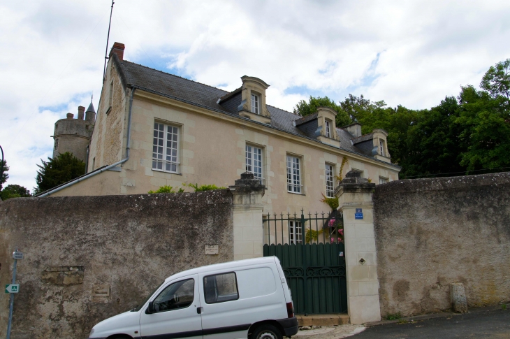 Ancien presbytère du XVIIe siècle. - Montreuil-Bellay