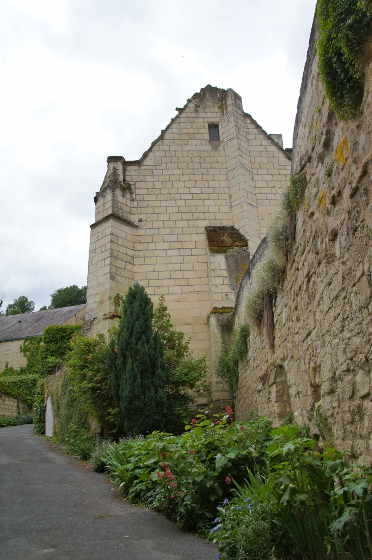 Ruelle montant au château. - Montsoreau