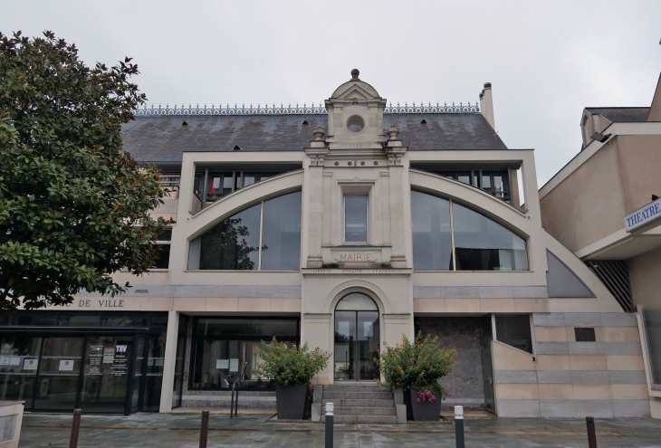 La mairie - Saint-Barthélemy-d'Anjou