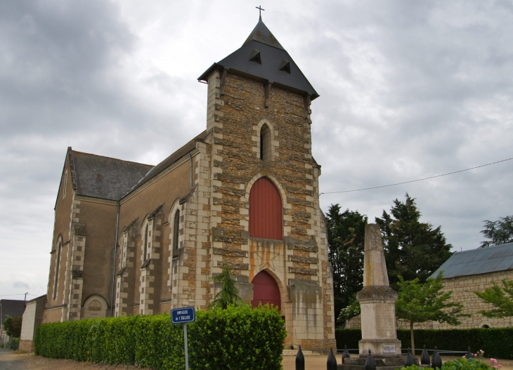 L'église Saint Just 1898. - Saint-Just-sur-Dive