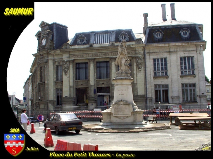 Place du Petit Thouart - Saumur