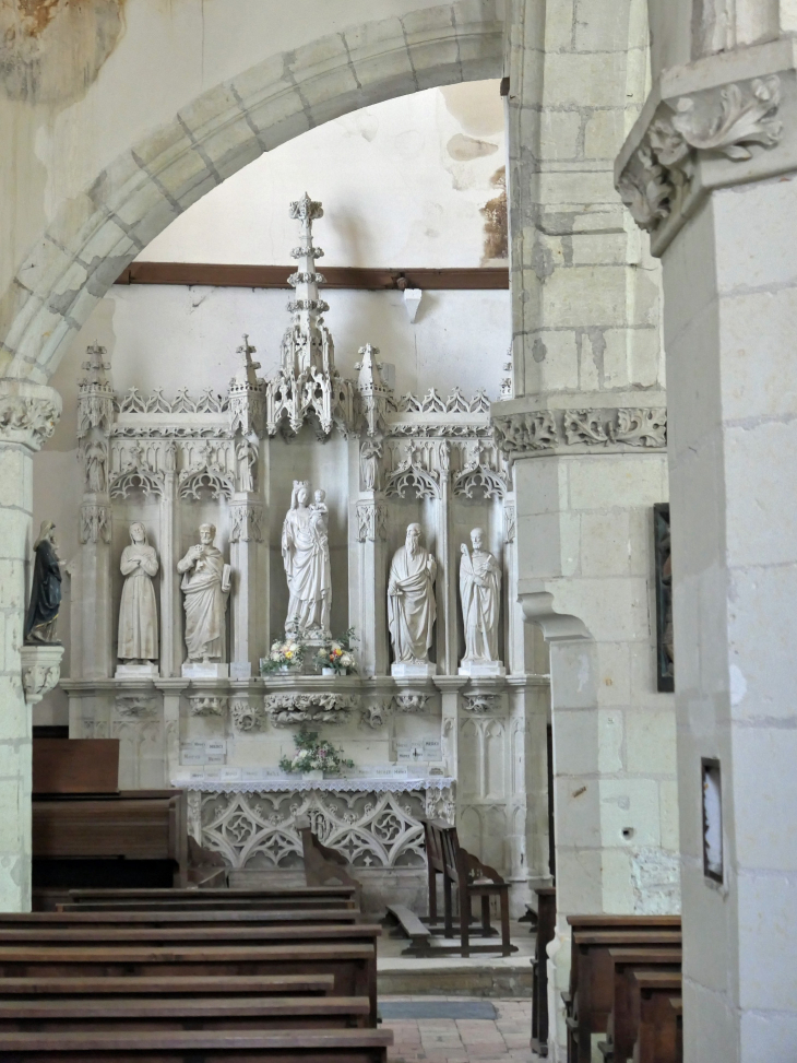 L'intérieur de l'église - Savennières