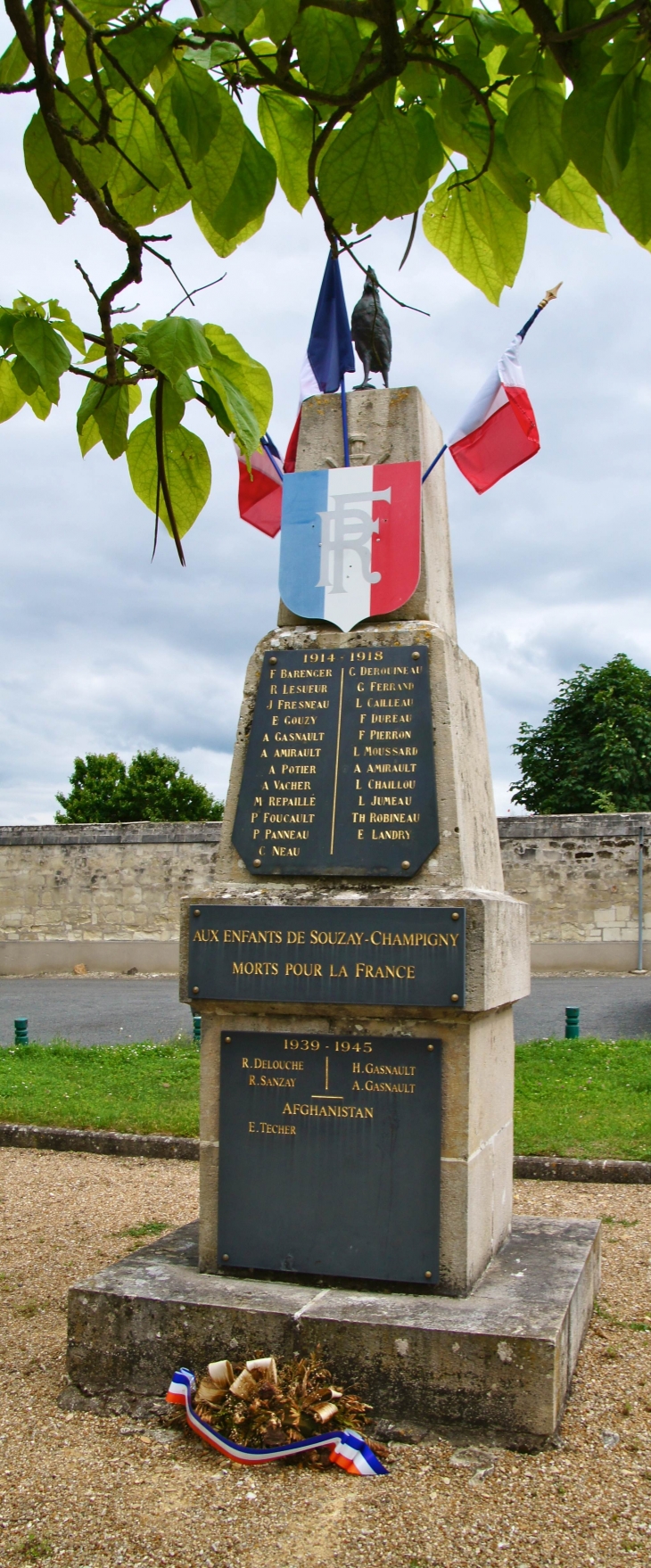 Le Monument aux Morts - Souzay-Champigny