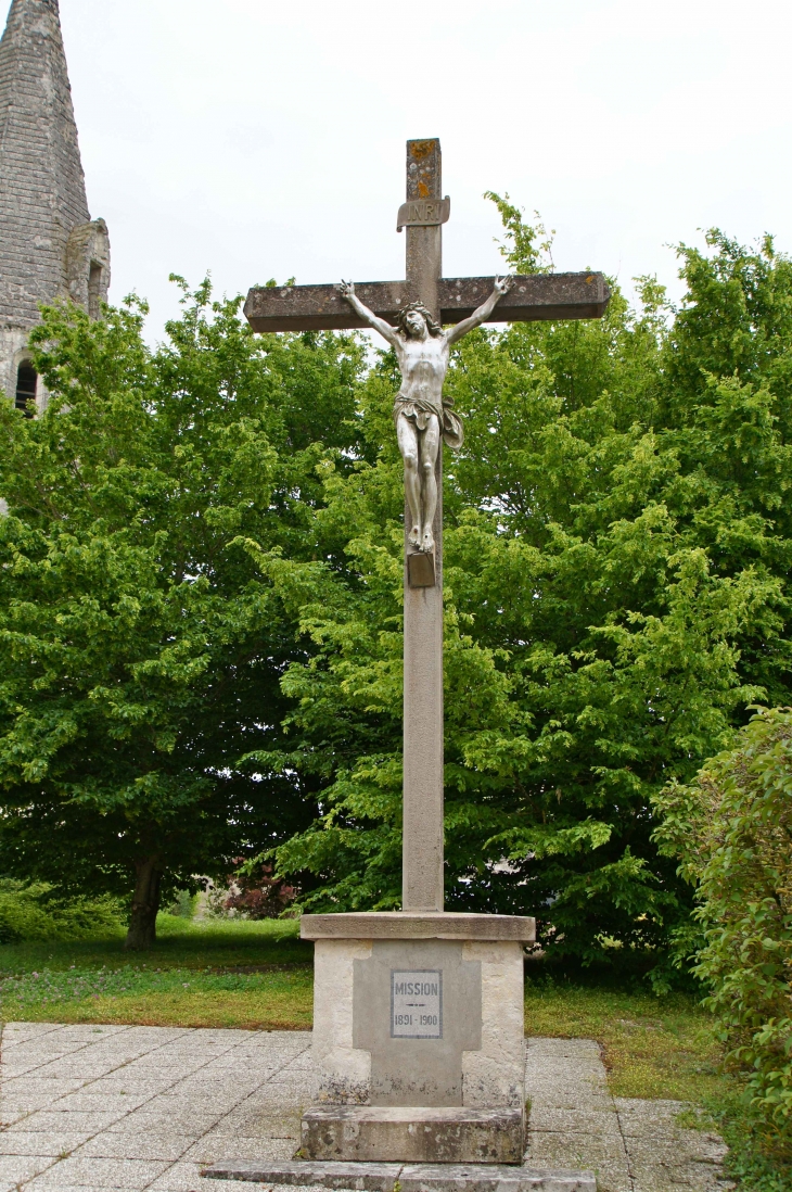 Croix de mission 1891 - 1900. - Souzay-Champigny