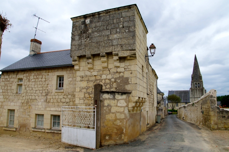 La maison forte du village. - Souzay-Champigny