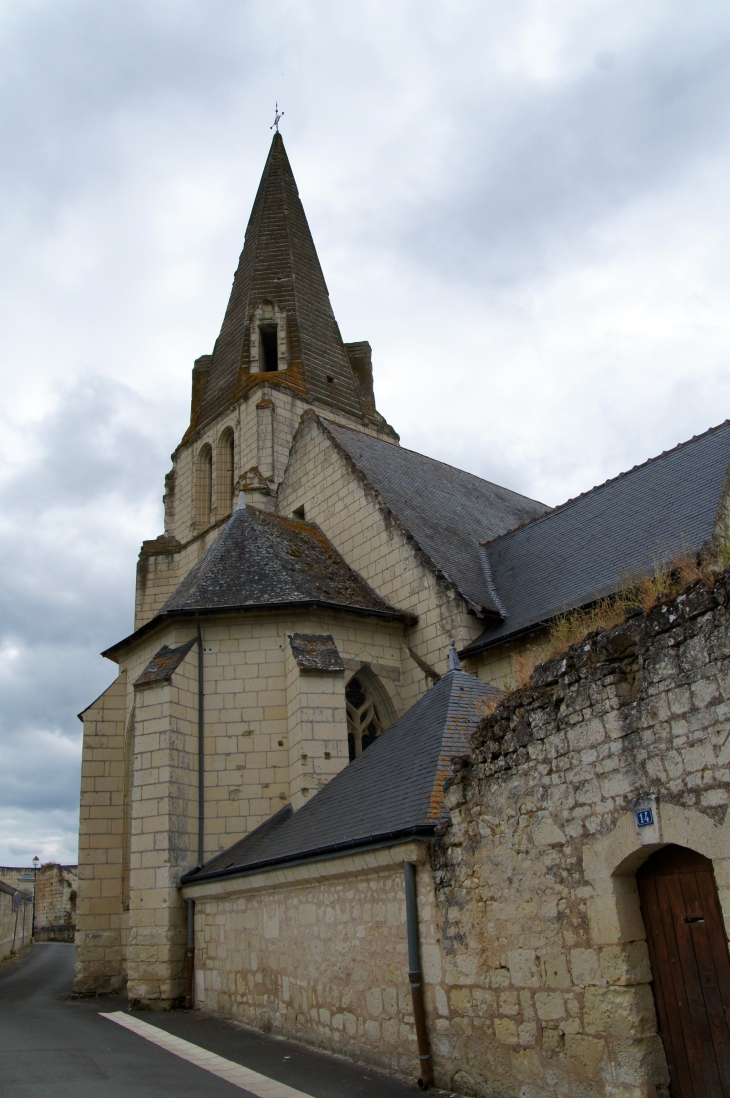 Le chevet de l'église Saint Maurice. - Souzay-Champigny