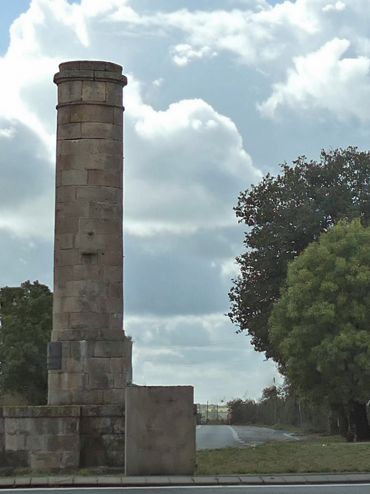 Colonne commémorative de la bataille de Vensée 1793 - Torfou