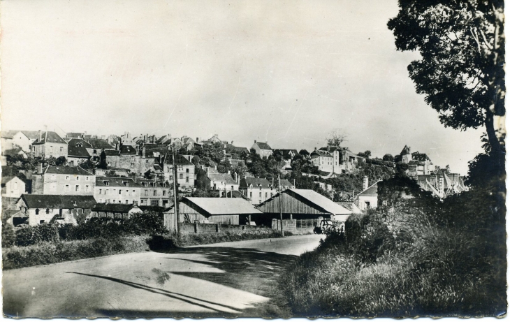 Vue Générale (carte postale de 1950) - Ambrières-les-Vallées