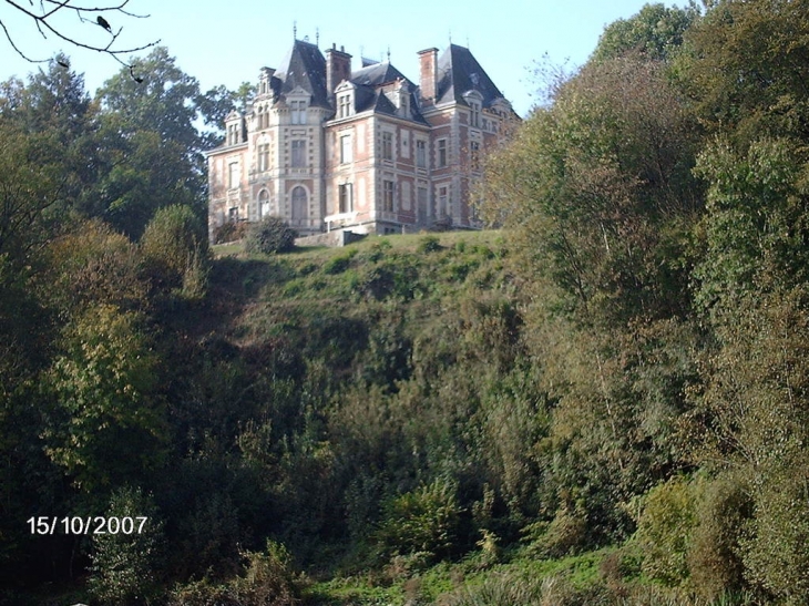 La chateau de Montgiroux n°10 - Andouillé