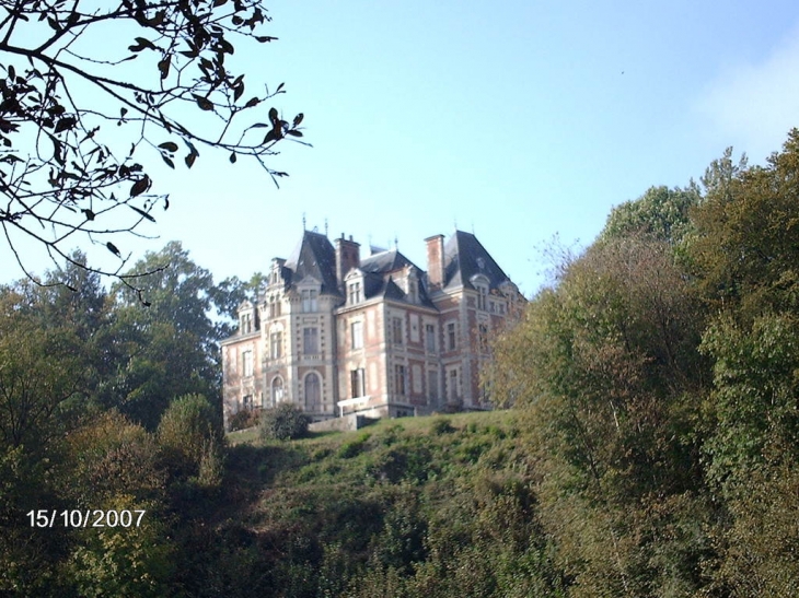 Le Chateau de Montgiroux n°12 - Andouillé