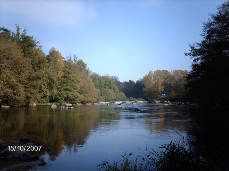 La Mayenne à Montgiroux n°13 - Andouillé