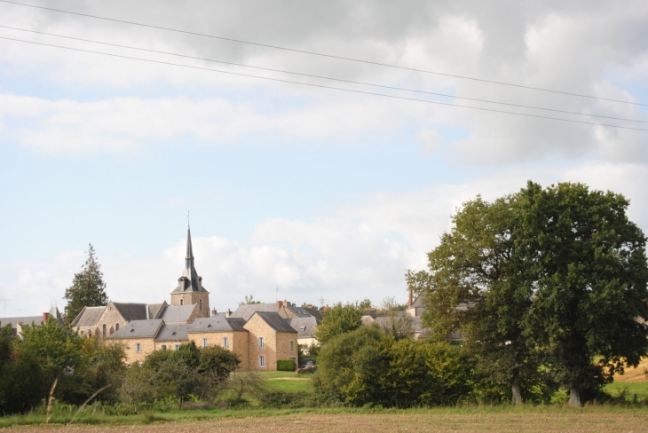 Vue lointaine de Beaulieu-sur-Oudon