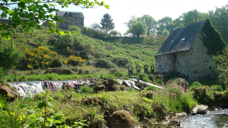 Moulin de Favières (XIXè siècle), sur la Colmont. - Brecé