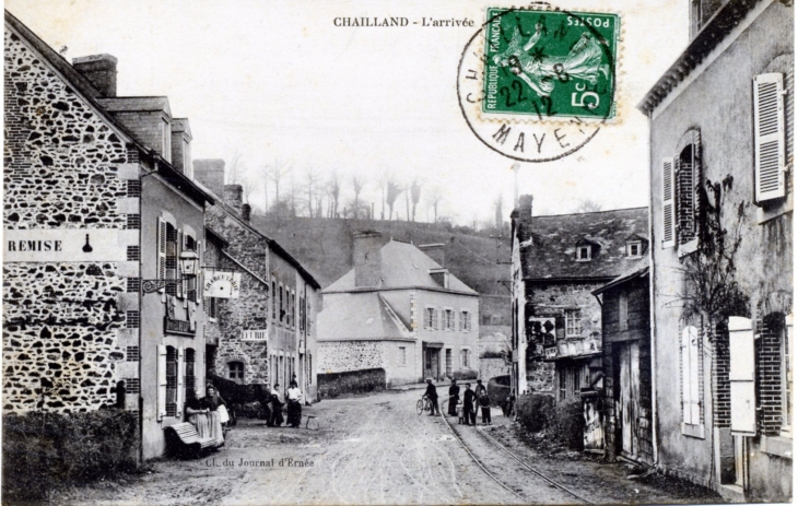 L'arrivée, vers 1912 (carte postale ancienne). - Chailland