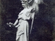 Statue offerte en l'honneur des Soldats morts pour la Patrie, vers 1922 (carte postale ancienne).