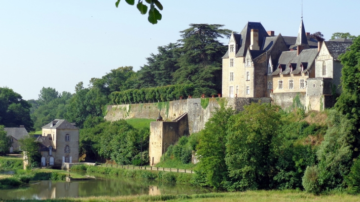 Château de Thévalles (XIè, XVè et XVIIIè siècle) - Chémeré-le-Roi