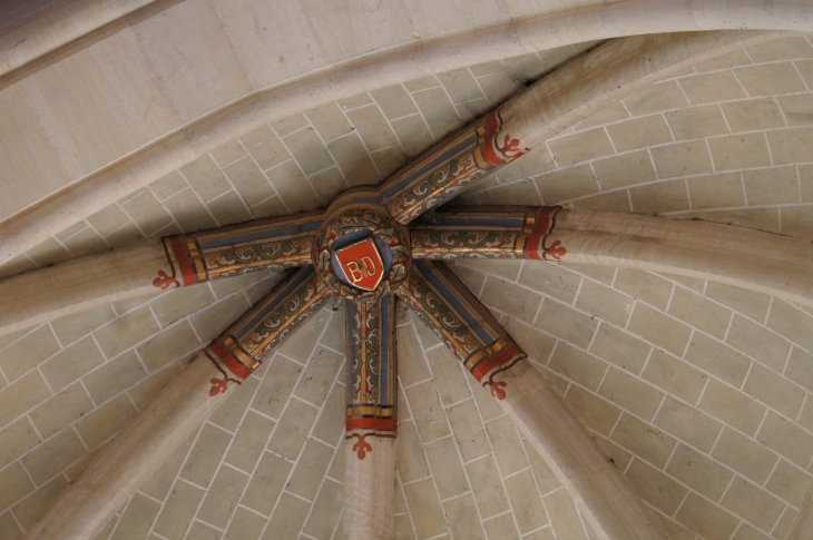 Clef de voûte de l'église Notre Dame. - Commer