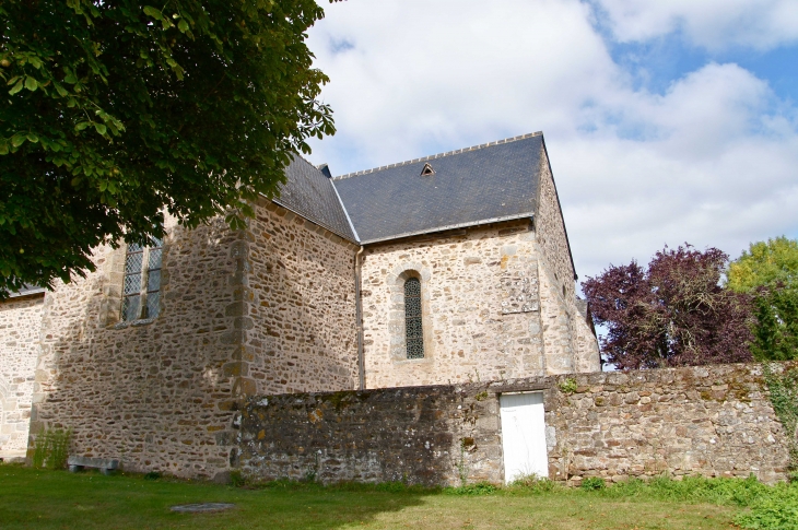 Le chevet de l'église Saint Martin. - Contest